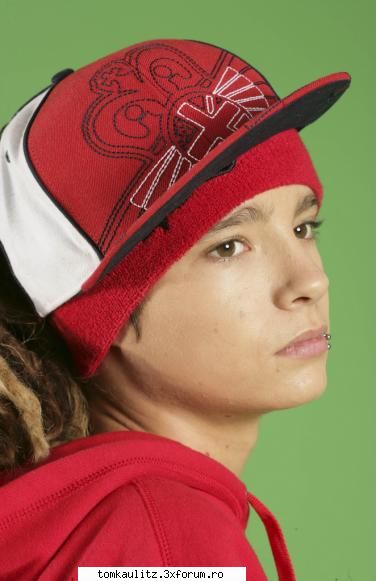 id-ul lui tom salut toata lumea sunt noua aicieu lui tom kaulitz dar 50% cred este el 