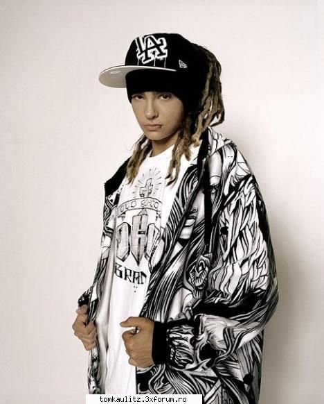 tom kaulitz (chitara) 

nume:tom kaulitz 

data cu 10 minute inainte de bill 

locul kg 

culoarea
