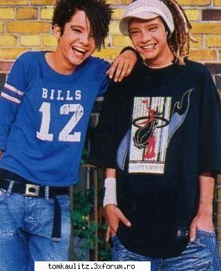 salz!!! laura sunt! sau mai nou ;)
p 1 ziua fratilor kaulitz, toate fanele tokio hotel din bucuresti