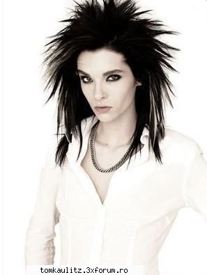 mie mi place mai mult de tom are o mai masculina, iar bill se imbrak kteodata cu haine de fete :zzz: