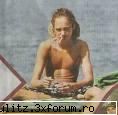 totul... sunt noua aiji! shiu prea multe despre tom, dar film(o parte dint-o stire din germania)