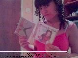 Deci..cine suntem??? - eu cu 2 cd-uri...maria isabel lopez rodriguez..am - Noi fetele..cine suntem???