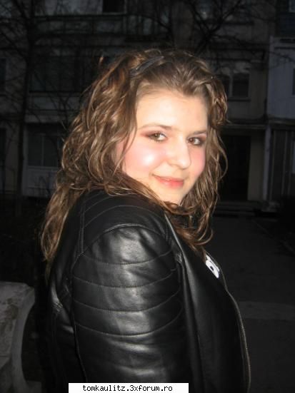 Deci..cine suntem??? - uitati si o poza cu mn - Noi fetele..cine suntem???