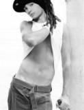 cata imaginatie avem ia sa vedem????? - ce faina poza:X:X - Ce ne place la Tom???