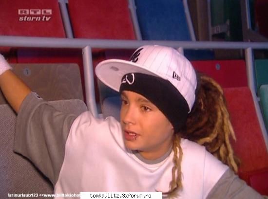 ce fete kredetzi k ii plak lui tom? - alea nu's pretenele lu tom...nici makr kathrin - Ce ne place la Tom???