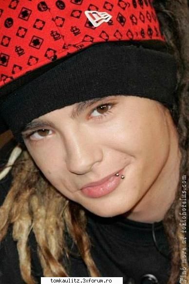 funny pics cu tom - vreau sa-l pooooooooooop!!!!!!!!!!!!!!!!!!! - Tom`s Gallery