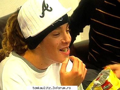 funny pics cu tom - imi place poza asta ft ft ft mult:):) - Tom`s Gallery