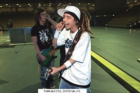 funny pics cu tom - vai ce scumpik e...priviti poza asta...o ador - Tom`s Gallery