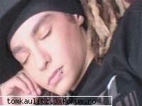funny pics cu tom - somn ushor puiule pakt k nu mau scos shi p mene - Tom`s Gallery