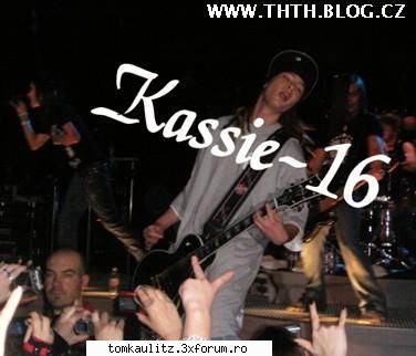 poze funny q Tom - ~Tokio><Hotel~ - TOKIO HOTEL SCANS & PHOTOS
