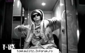 poze funny q Tom - Ce sMeChEr e baIatu'!!!!!!!!!!!!!!!!!!!!e - TOKIO HOTEL SCANS & PHOTOS
