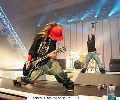 rapp-er sau rock-er - nici...nici...ceva intre :D dar nush sg ce - Ce ne place la Tom???