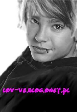 tom pe vremuri.... - soper dulcik si atunci...nu< - TOKIO HOTEL SCANS & PHOTOS