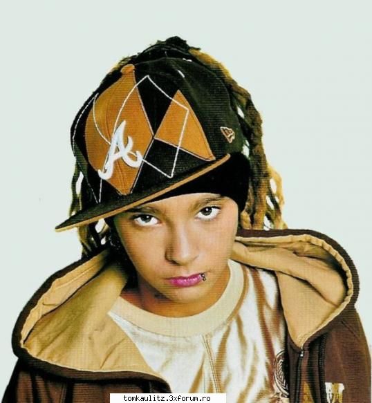 tom pe vremuri.... - tommitza al meu... e asaaaaaa de dulcikP.S.id-ul - TOKIO HOTEL SCANS & PHOTOS